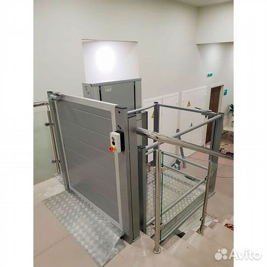 Подъемник для инвалидов Inva 440. (внутренний)