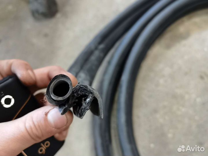 Уплотнитель задней правой двери renault scenic 1