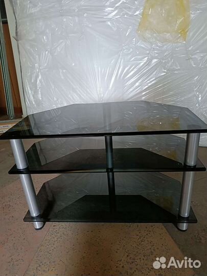 Стеклянная тумба под тв