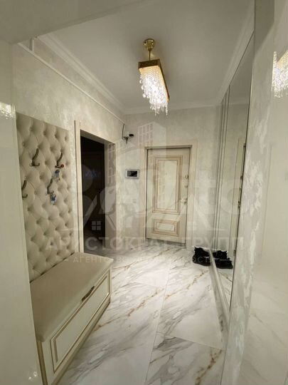 4-к. квартира, 135 м², 3/10 эт.