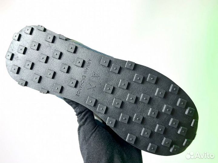 Кроссовки Armani долговечные