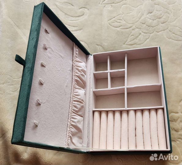 Шкатулка для ювелирных украшений