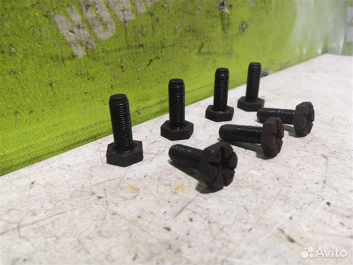 Болт маховика Рено Клио 2 Симбол