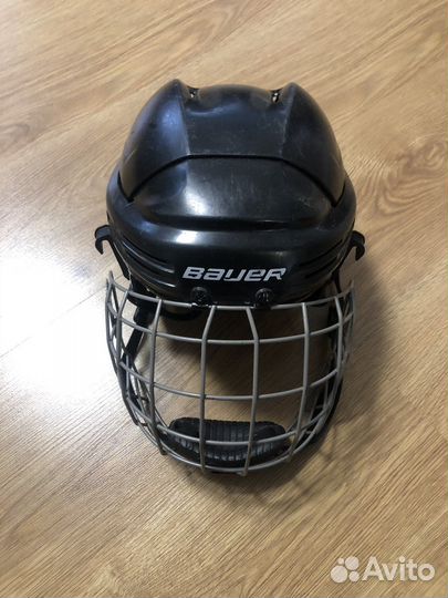 Коньки, шлем, шорты