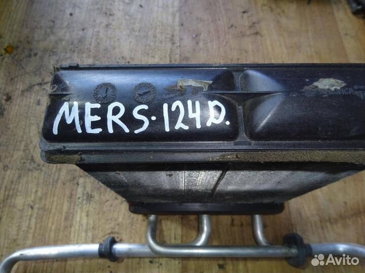 Радиатор отопителя Mercedes Benz W124 1984-1993