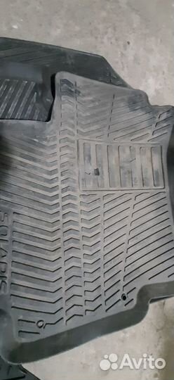 Коврики заводские хендай солярис 2013г. б/у