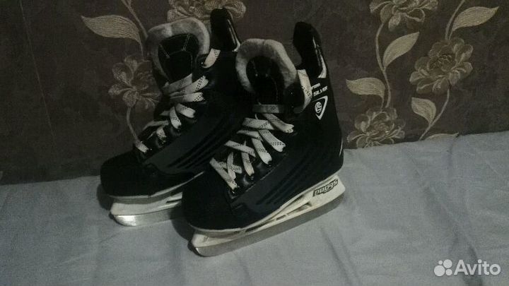 Детские хоккейные коньки, 31размер. Состояние новы