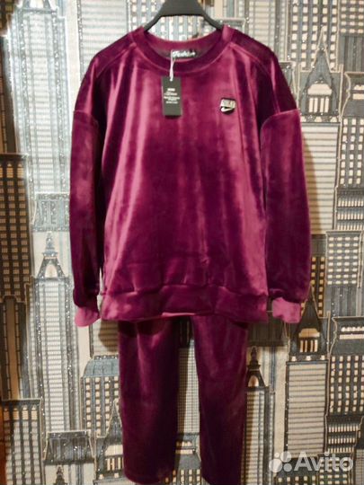 Женские костюмы велюровые