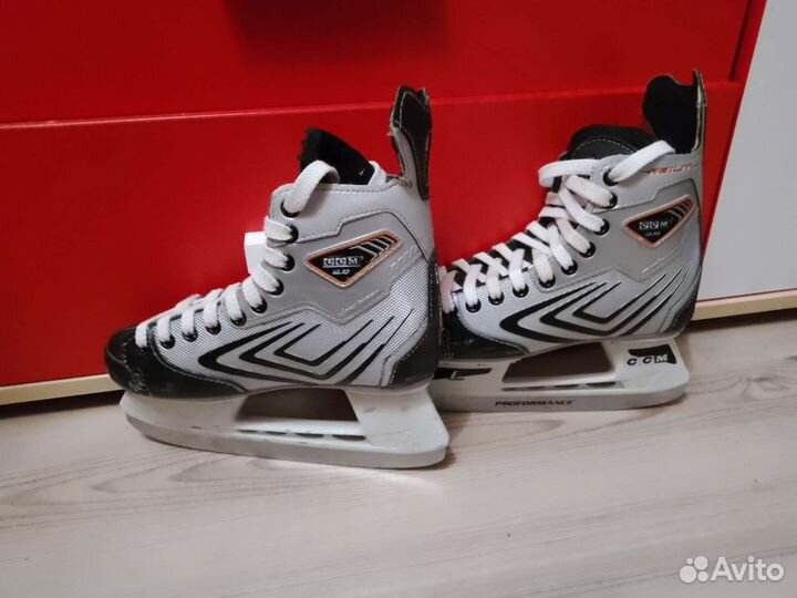 Коньки хоккейные CCM