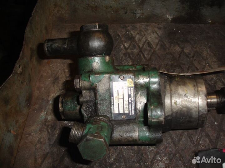 Продам насос гур Volvo fh 1628208