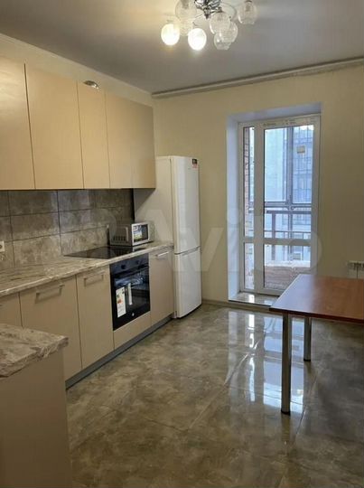 2-к. квартира, 60 м², 4/9 эт.