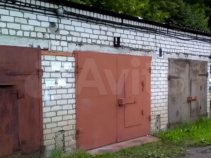 Гараж, > 30 м²