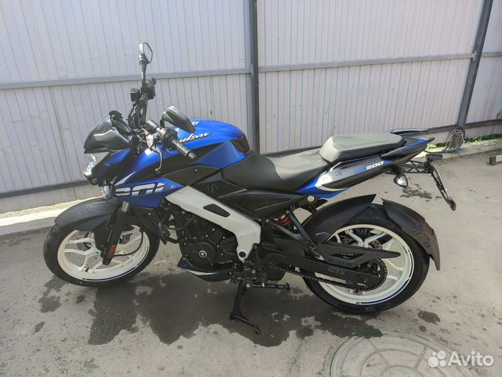 Bajaj Pulsar ns200