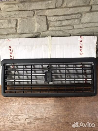 Решетка радиатора 2107