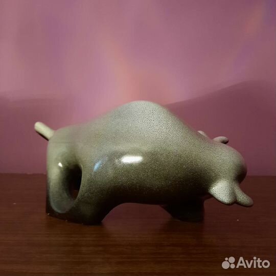 Статуэтка бык