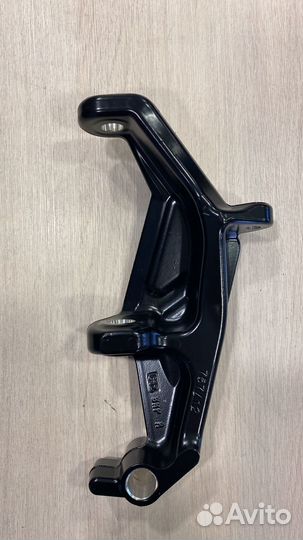 Стойка лыжи, кулак снегохода BRP правый 505073178