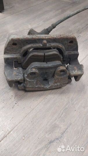 Суппорт тормозной передний левый Bmw X3 2.0D E83