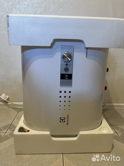 Водонагреватель/бойлер Electrolux EWH 30 Centurio