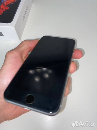 Телефон iPhone 6s