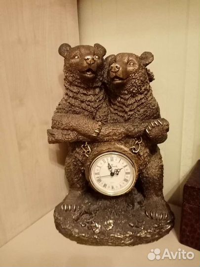 Часы медведь