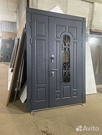 Дверь новая входная