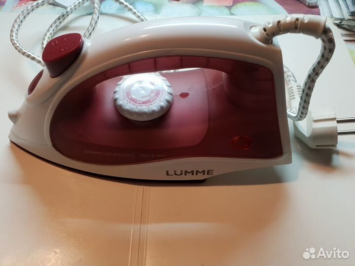 Утюг lumme