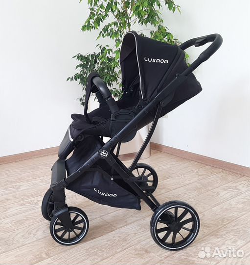 Коляска прогулочная Luxmom 740