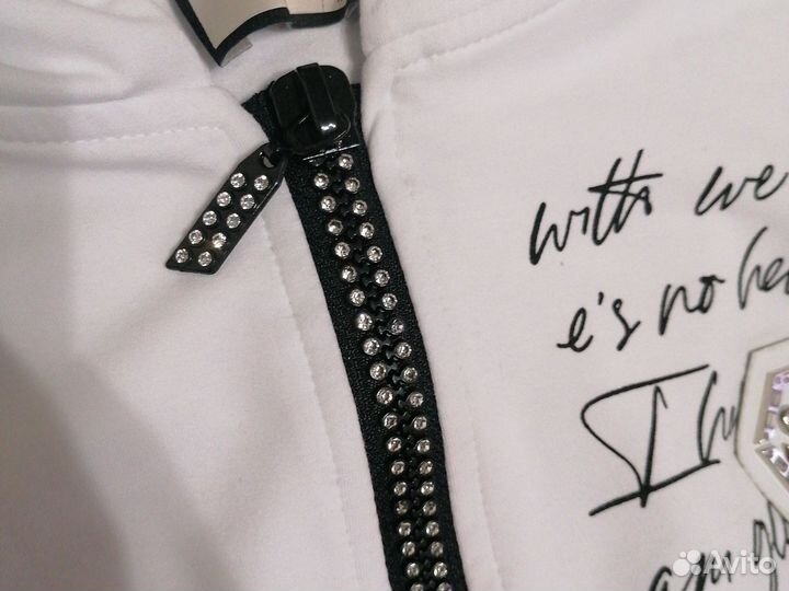 Спортивный костюм женский