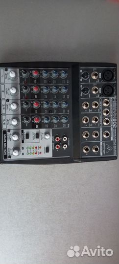 Микшерный пульт behringer xenyx q802