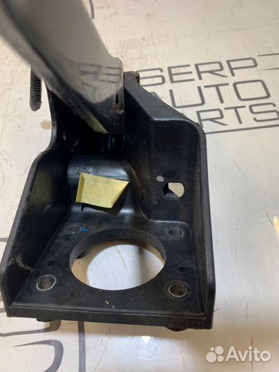 Педаль тормоза Kia Ceed ED купе G4GC 2.0 2009