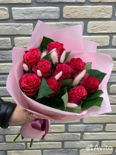 Розы малиновые Кения Букет цветов Доставка