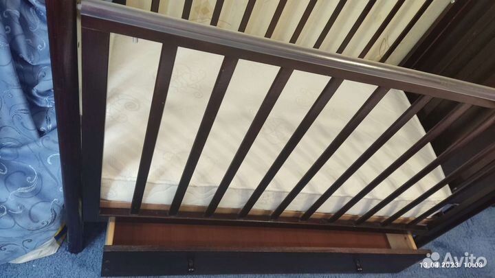 Детская кроватка, пеленальная доска, переноска