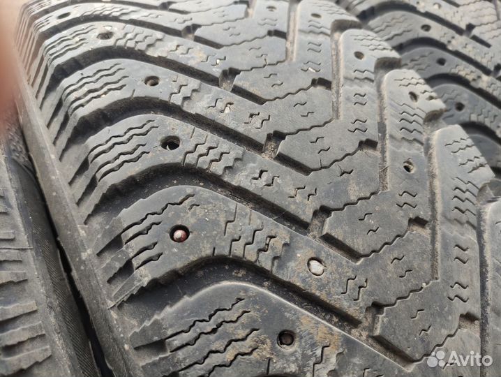 Goodyear UltraGrip 500 225/65 R17