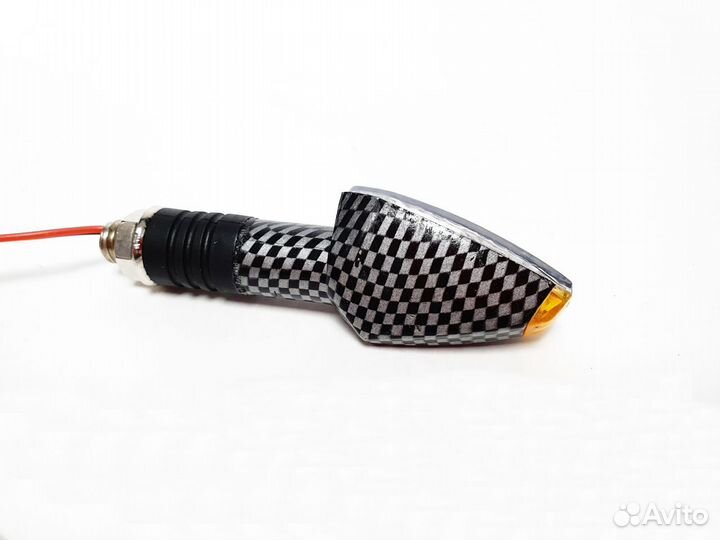 Поворотники универсальные светодиодные карбон