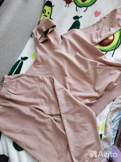 Спортивный костюм женский