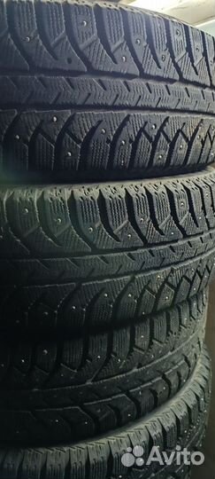 Bridgestone Ice Cruiser 7000S 215/70 R16