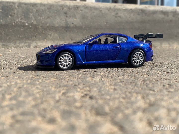 Металлическая модель Maserati