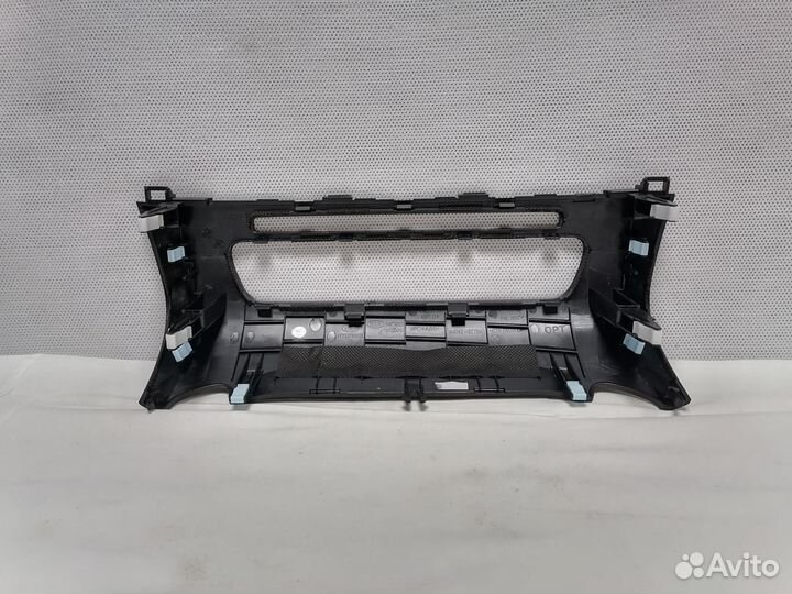 Kia Quoris KH Рамка магнитолы оригинал