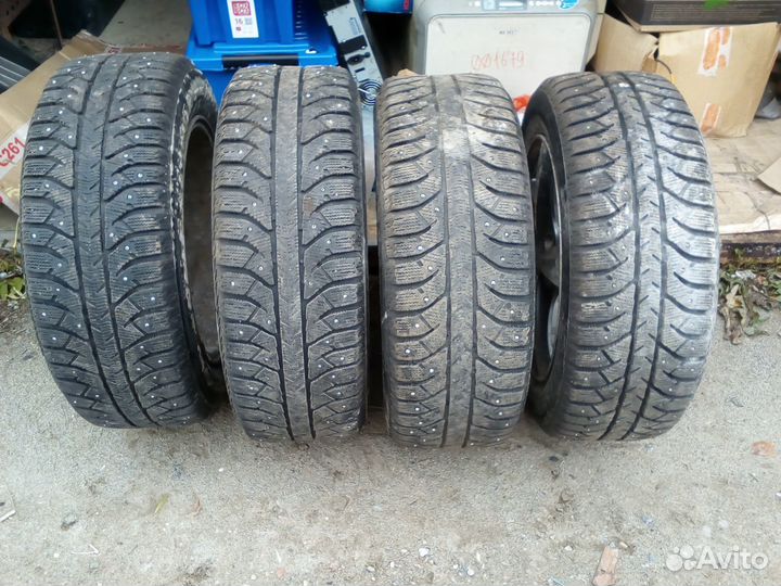 Bridgestone Ice Cruiser 7000 205/60 R16 92T