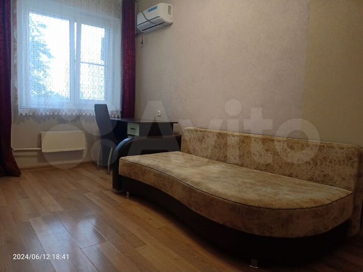 2-к. квартира, 58 м², 3/10 эт.