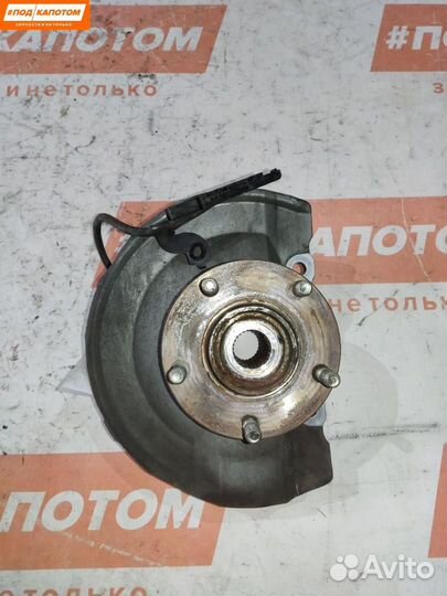 Кулак передний правый Mitsubishi Outlander 2011