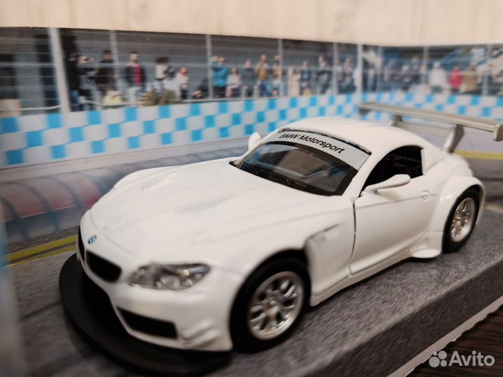 Машинка BMW Z4 GT3