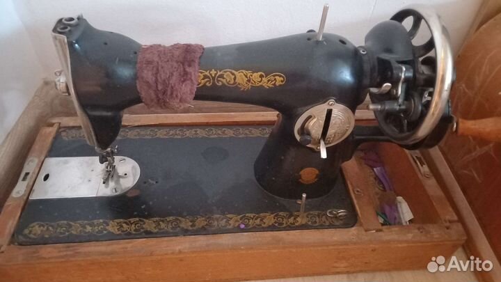 Швейная машинка ретро