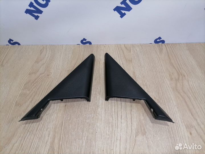 Уголки зеркал пара Toyota Mark 2 GX81