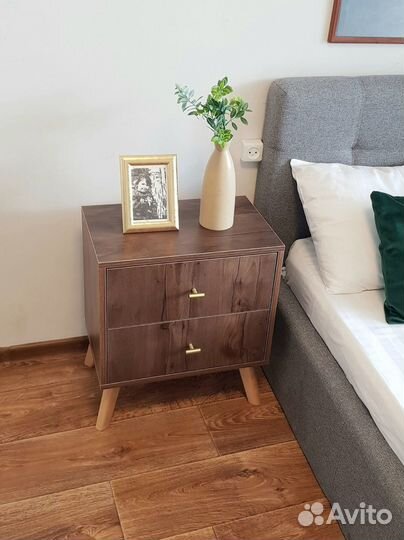 Тумба прикроватная