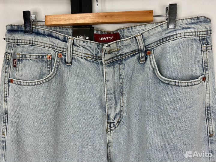 Джинсы Levis