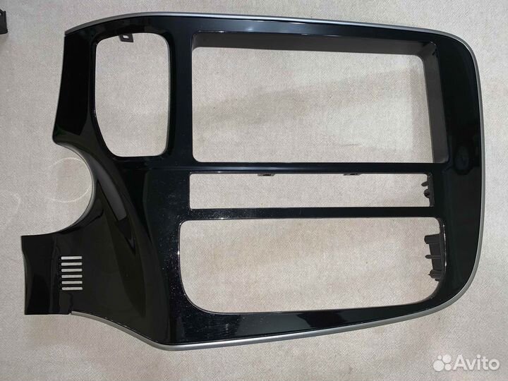 Оригинальная магнитола для Mitsubishi Outlander 3
