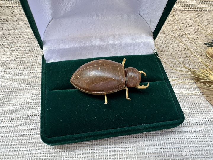 Брошь жук рогач янтарь СССР винтаж