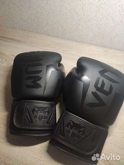 Боксерские перчатки Venum 10-12-14-16 унций
