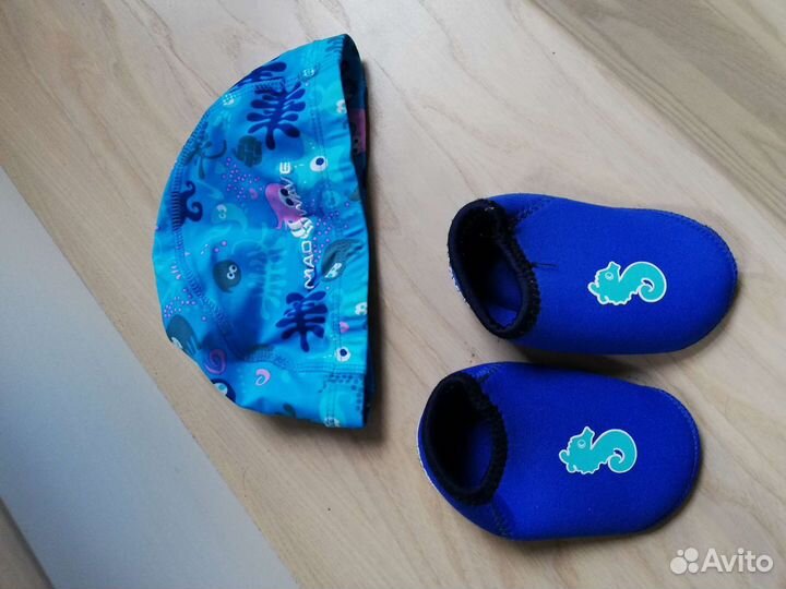 Шапочка и пинетки для плавания 6-12 месяцев